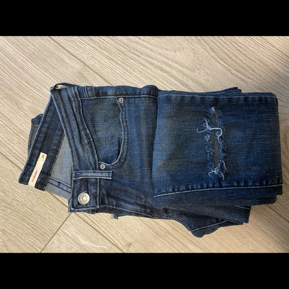 Levi’s 711 Skinny Jeans - Picture 2 of 2